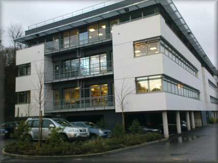 bureaux a louer 91 : vue de ct du batiment